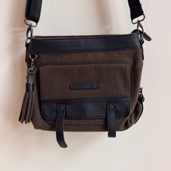 Sherpani Brown Felted Shoulder Bag Adjustable Strap Tassel Accent Small - Picture 13 of 13